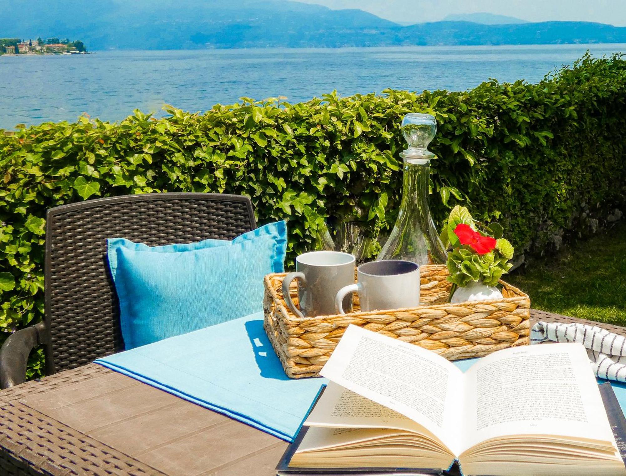 Luxury Lakeside Apartment Right On The Water Saló Exterior foto